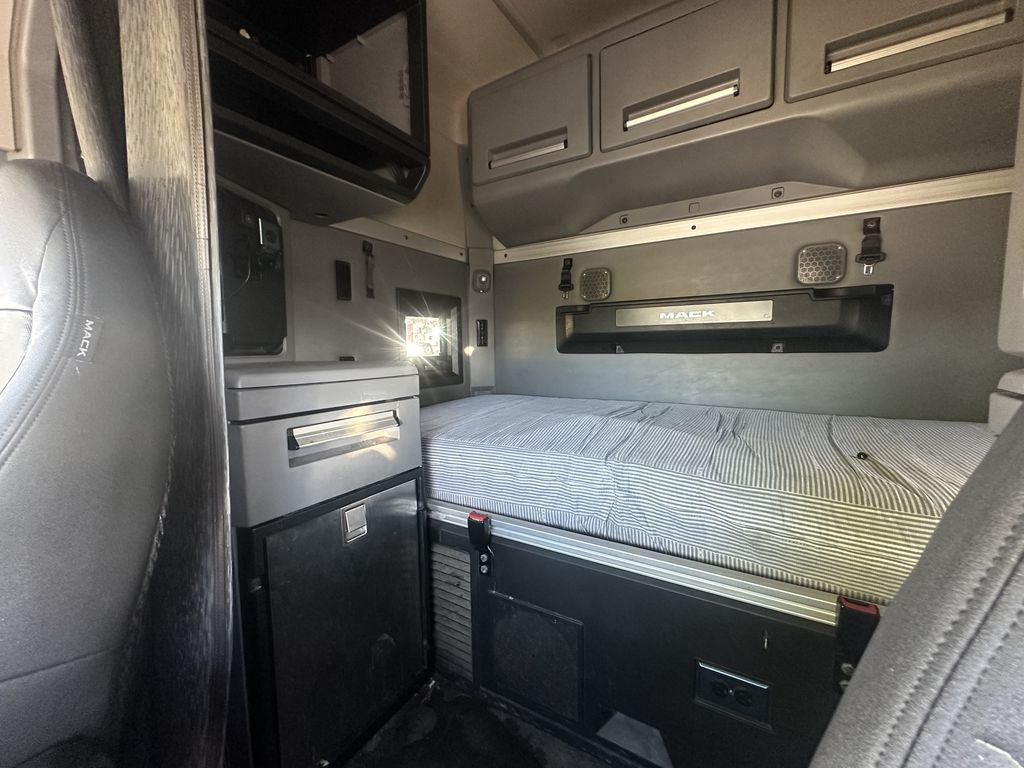 Slide images of 2019 MACK ANTHEM