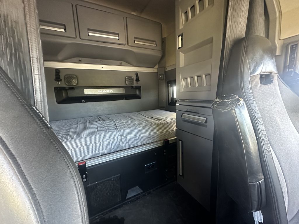 Slide images of 2019 MACK ANTHEM