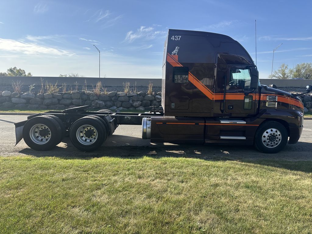 Slide images of 2019 MACK ANTHEM