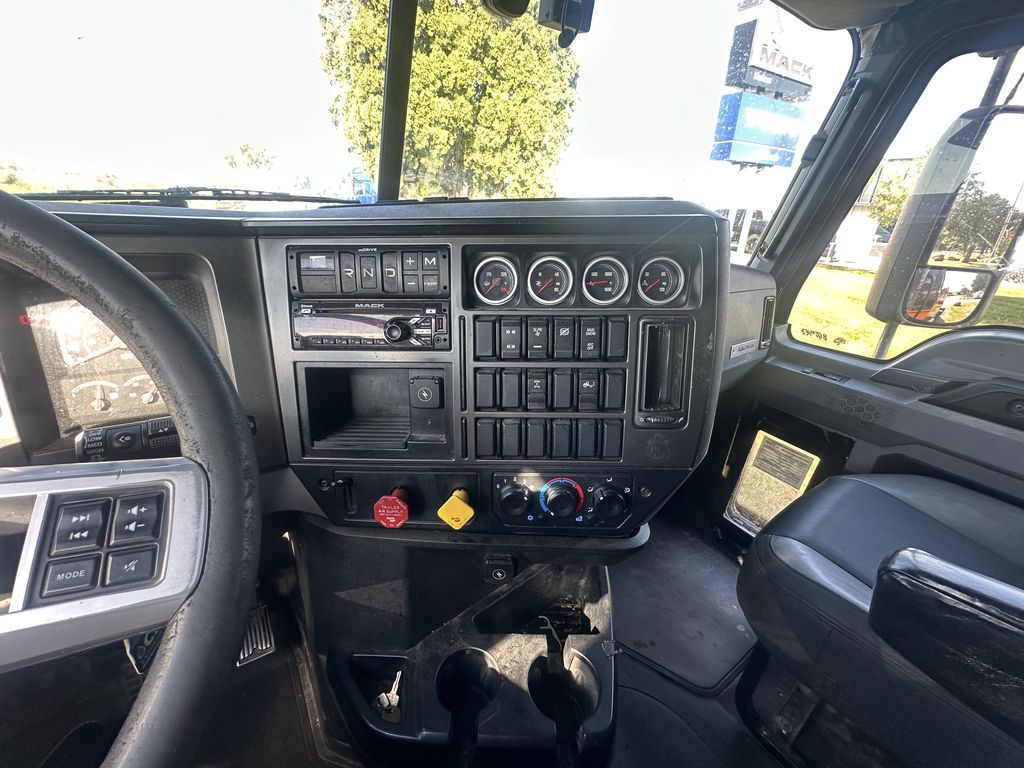 Slide images of 2019 MACK ANTHEM