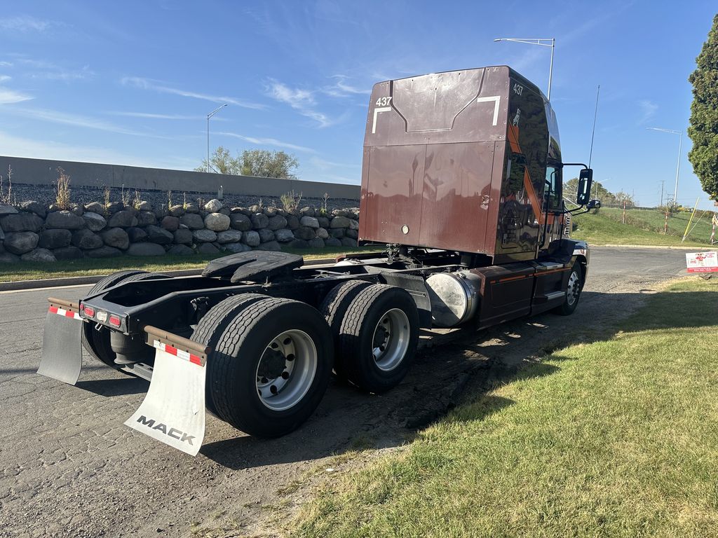Slide images of 2019 MACK ANTHEM