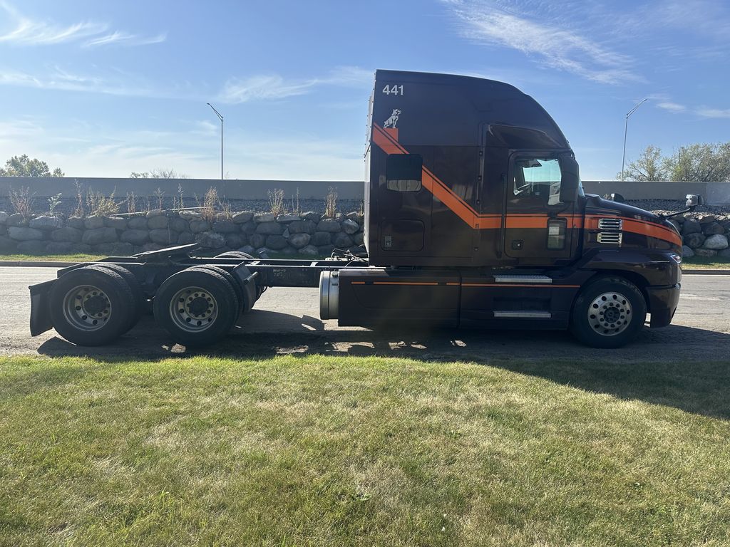 Slide images of 2019 MACK ANTHEM