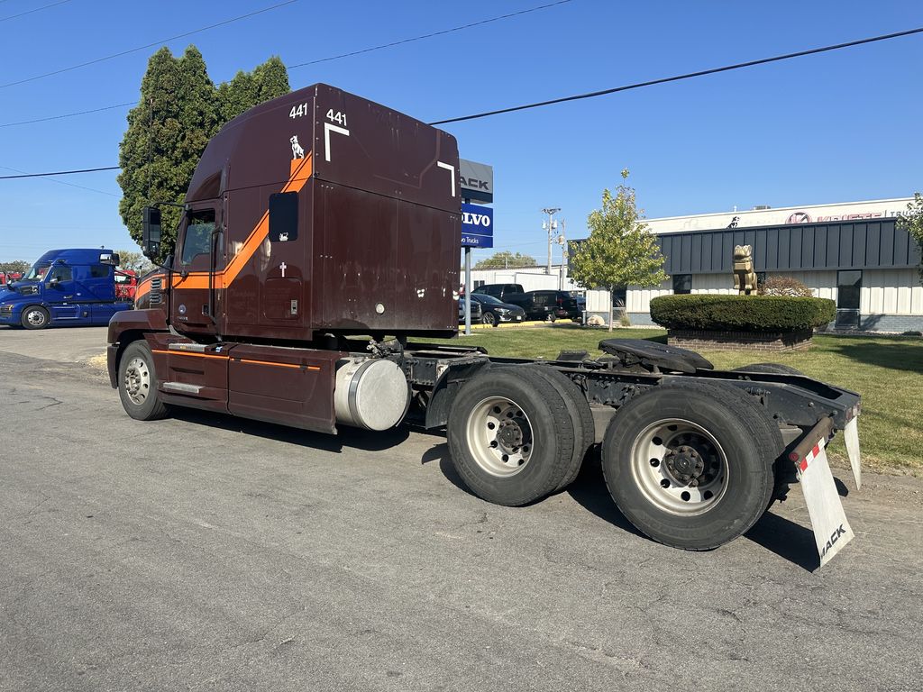 Slide images of 2019 MACK ANTHEM