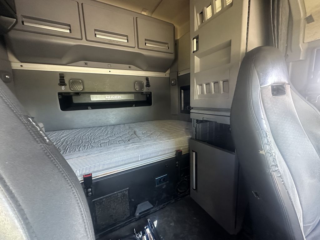 Slide images of 2019 MACK ANTHEM