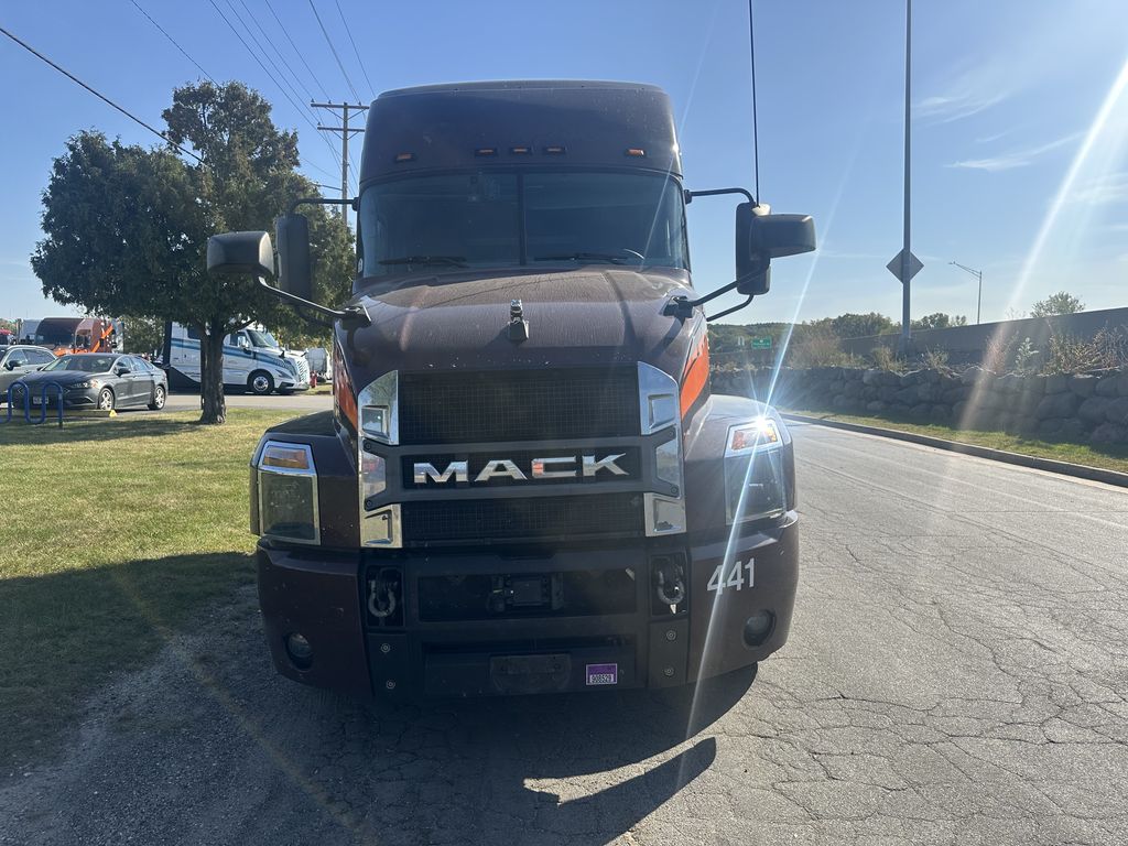 Slide images of 2019 MACK ANTHEM