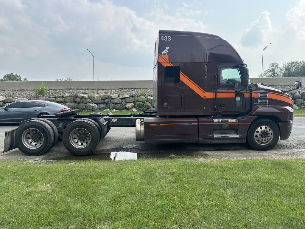 Slide images of 2019 MACK ANTHEM
