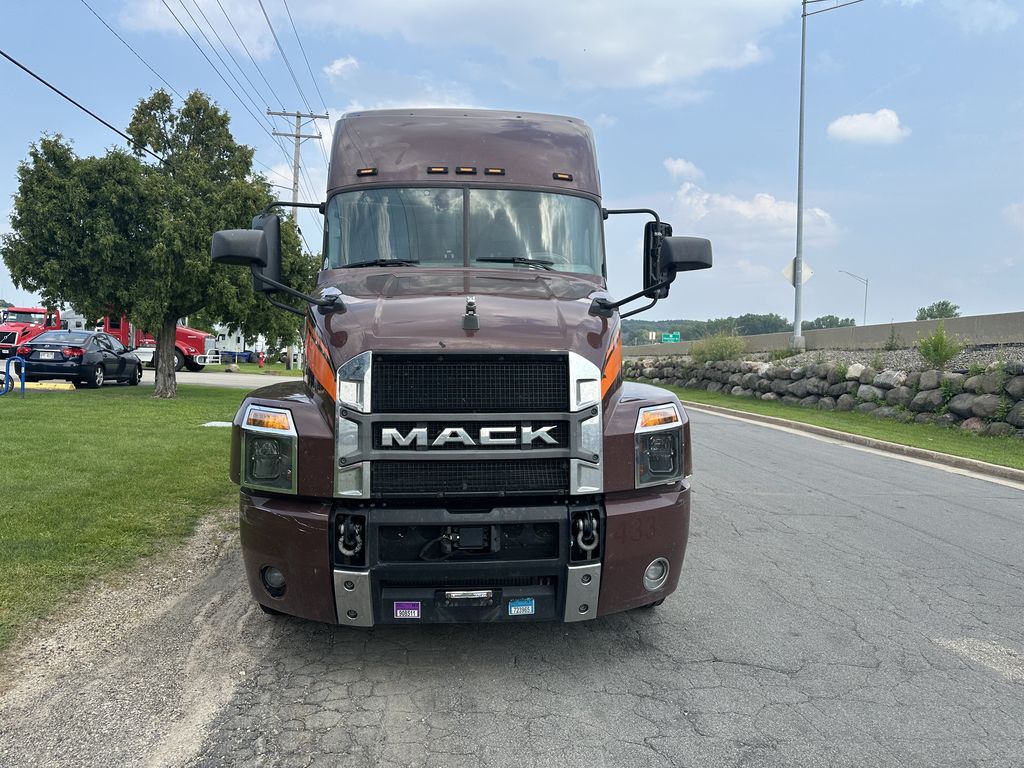 Slide images of 2019 MACK ANTHEM