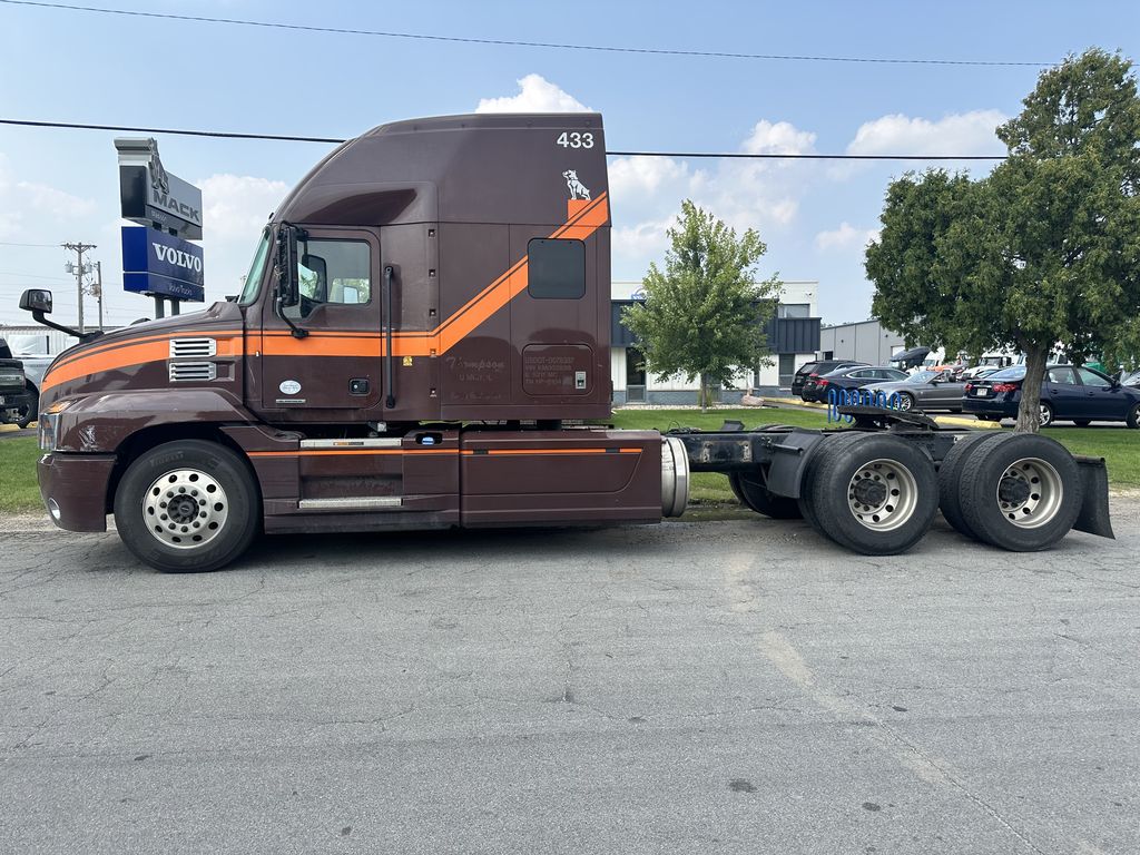 Slide images of 2019 MACK ANTHEM