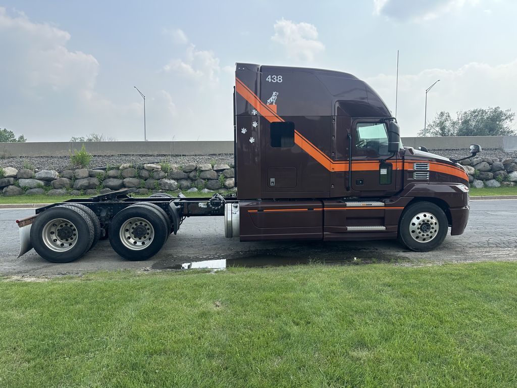 Slide images of 2019 MACK ANTHEM