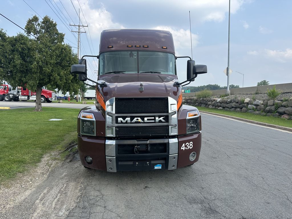 Slide images of 2019 MACK ANTHEM