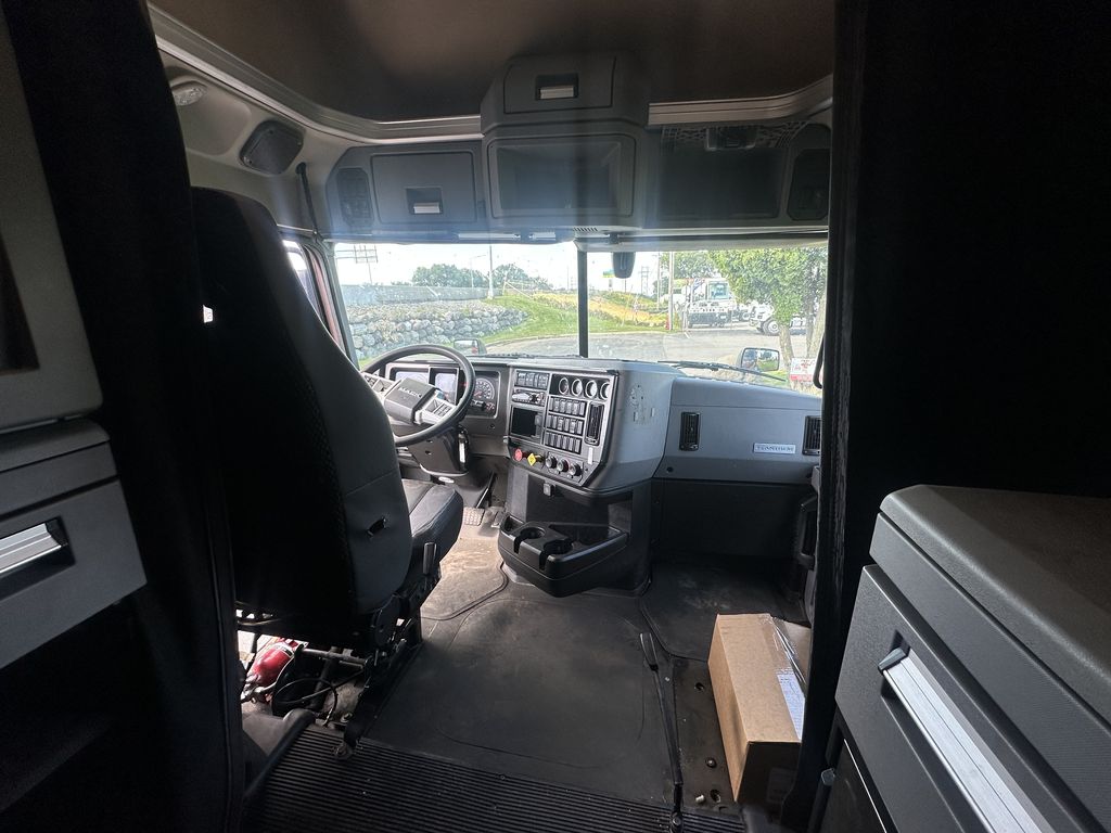 Slide images of 2019 MACK ANTHEM