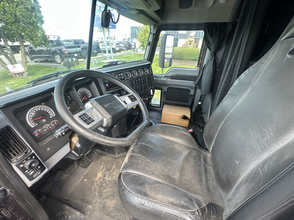 Slide images of 2019 MACK ANTHEM