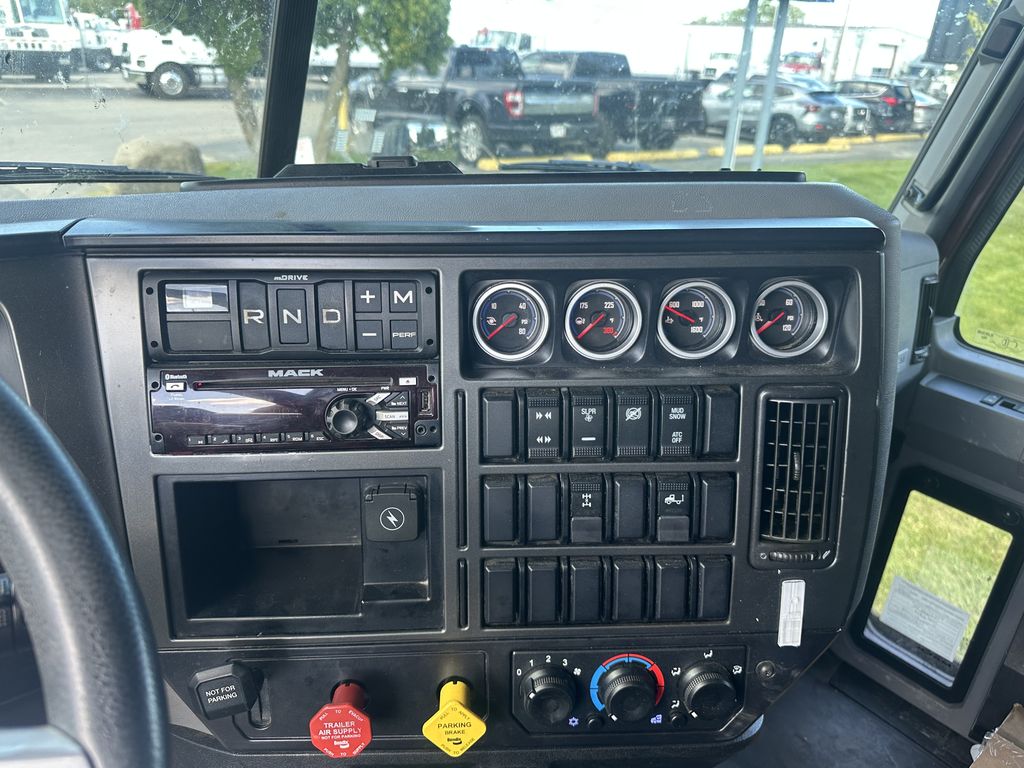 Slide images of 2019 MACK ANTHEM