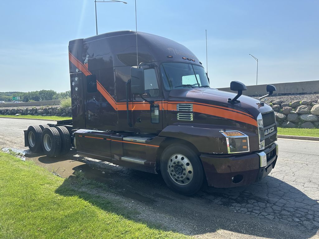 Slide images of 2020 MACK ANTHEM
