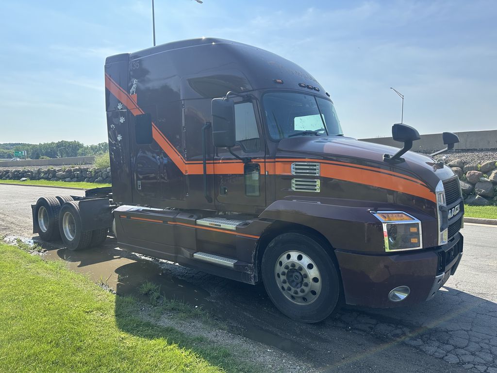 Slide images of 2019 MACK ANTHEM