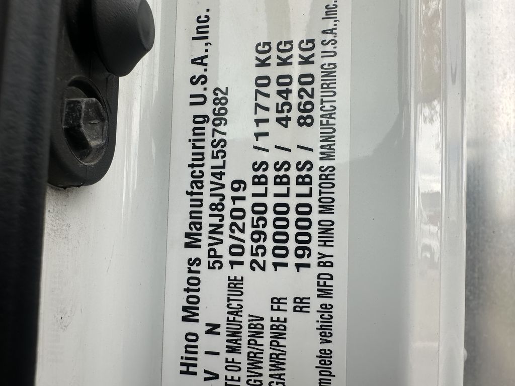 Slide images of 2020 HINO 268A