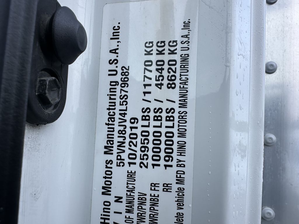 Slide images of 2020 HINO 268A