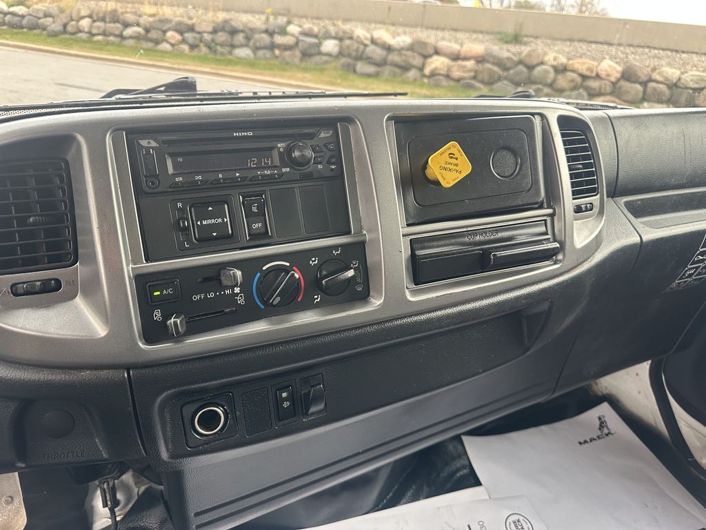 Slide images of 2020 HINO 268A