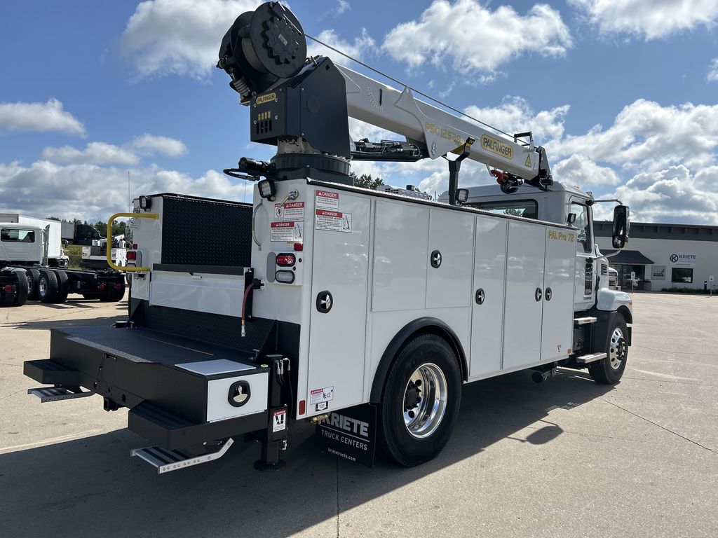 Slide images of 2025 MACK MD742