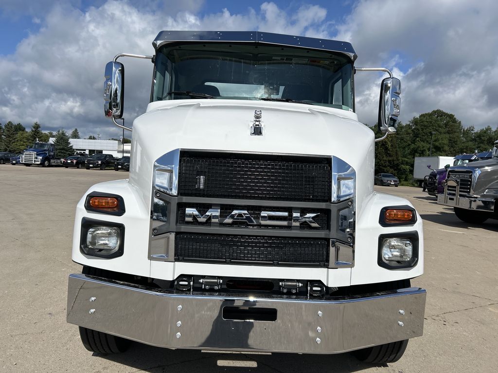 Slide images of 2025 MACK MD742