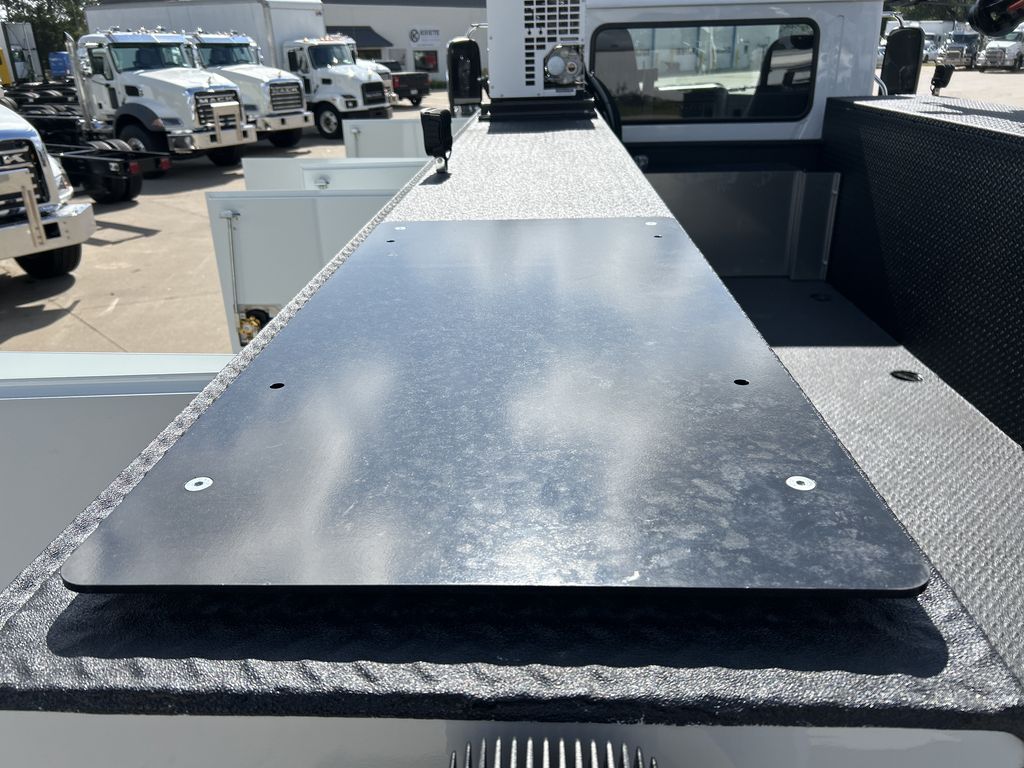Slide images of 2025 MACK MD742