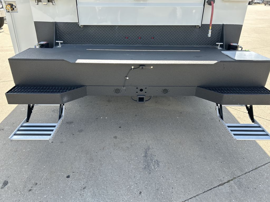 Slide images of 2025 MACK MD742