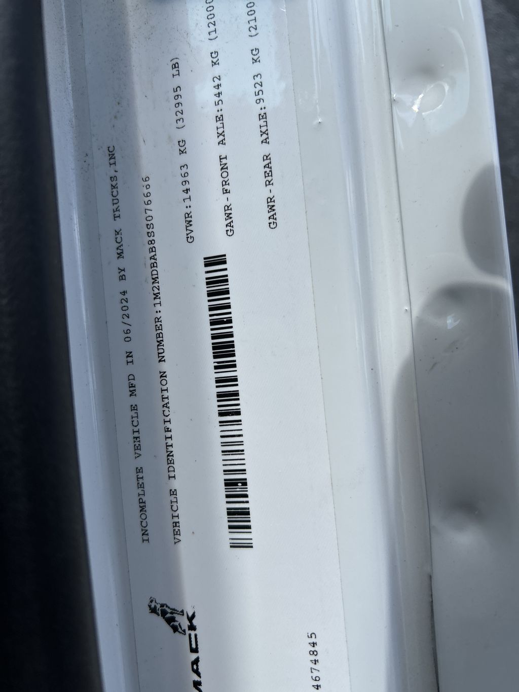 Slide images of 2025 MACK MD742