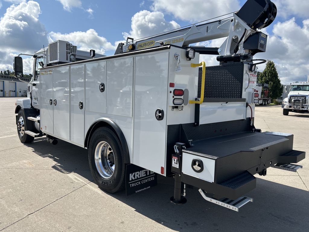 Slide images of 2025 MACK MD742