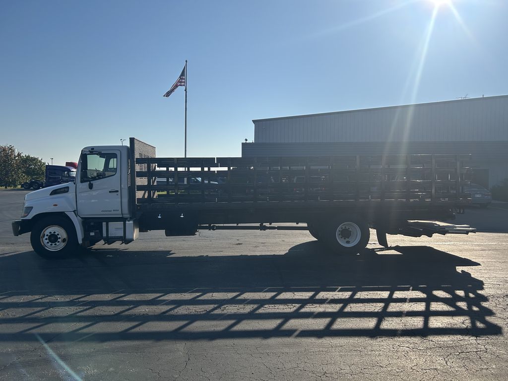 Slide images of 2014 HINO 268A