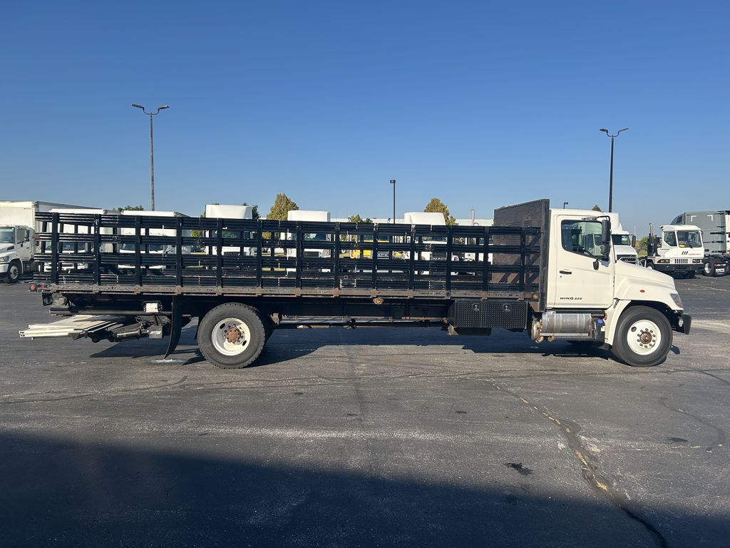 Slide images of 2014 HINO 268A