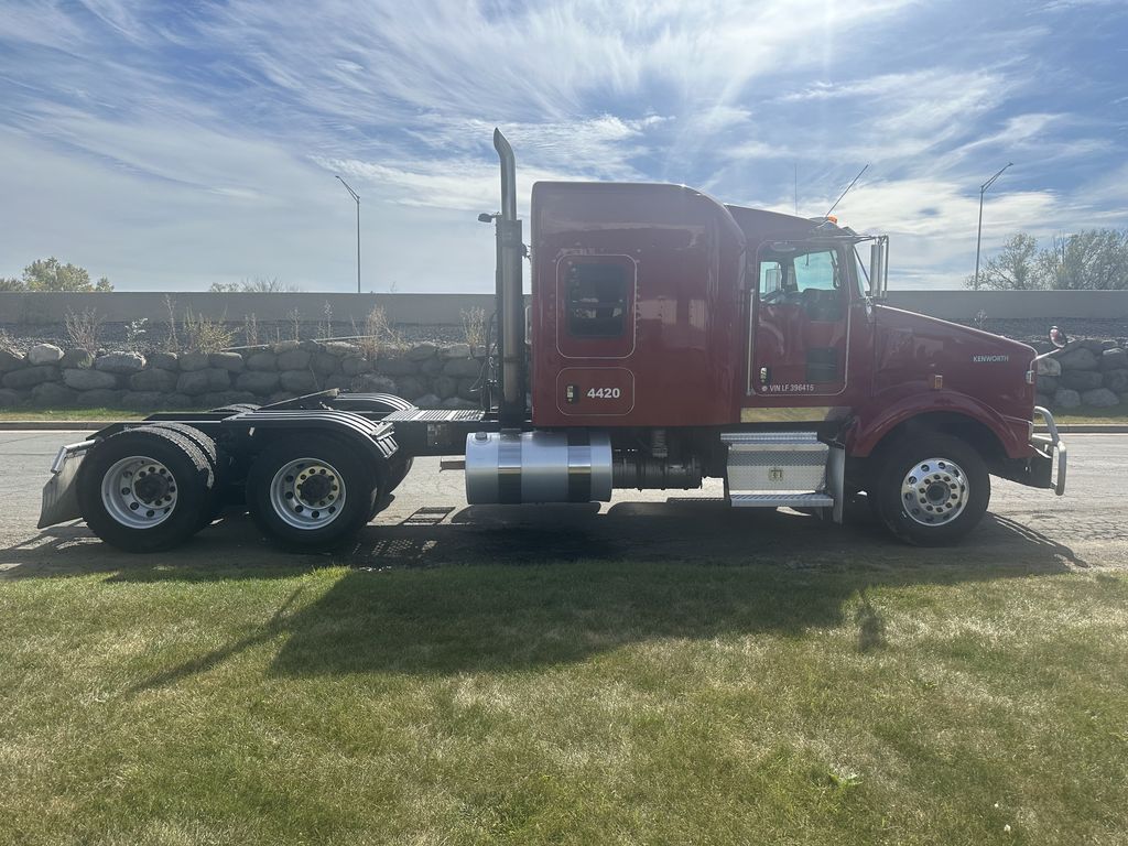 Slide images of 2020 KENWORTH T800B