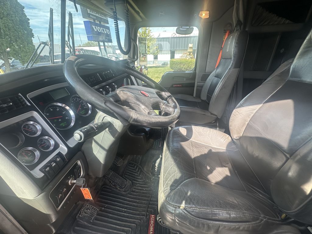 Slide images of 2020 KENWORTH T800B