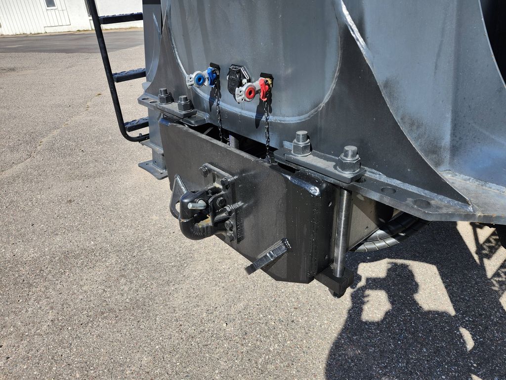 Slide images of 2026 MACK GR84F