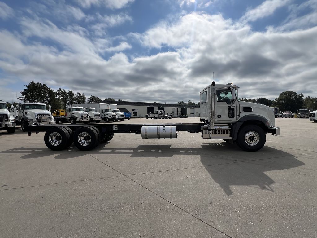 Slide images of 2026 MACK GR64B