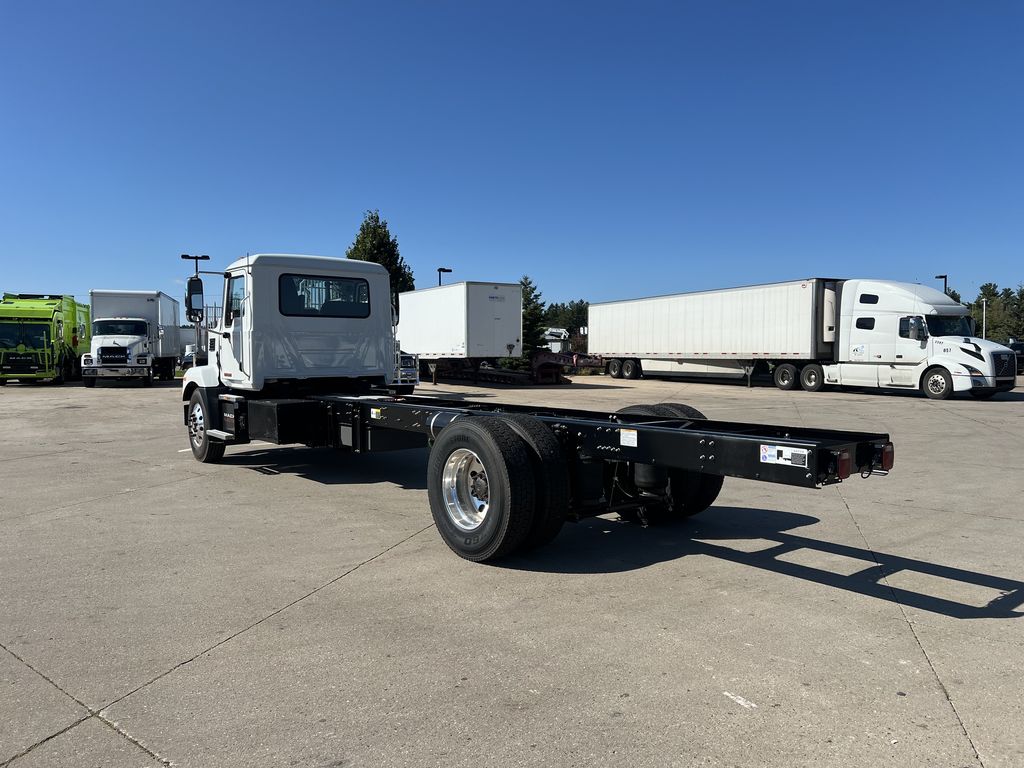 Slide images of 2024 MACK MDe642