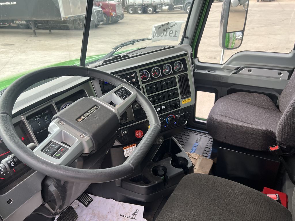 Slide images of 2025 MACK MD642