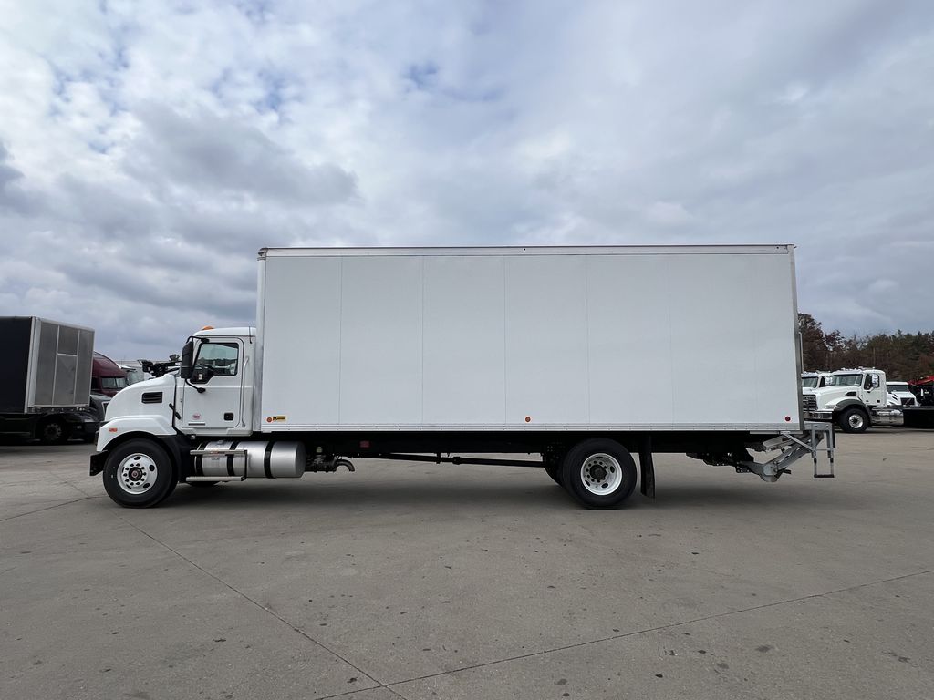 Slide images of 2025 MACK MD642