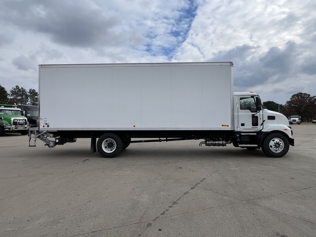 Slide images of 2025 MACK MD642