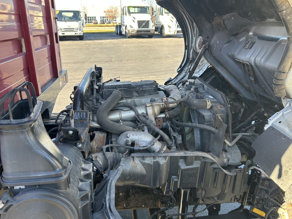 Slide images of 2018 HINO 195