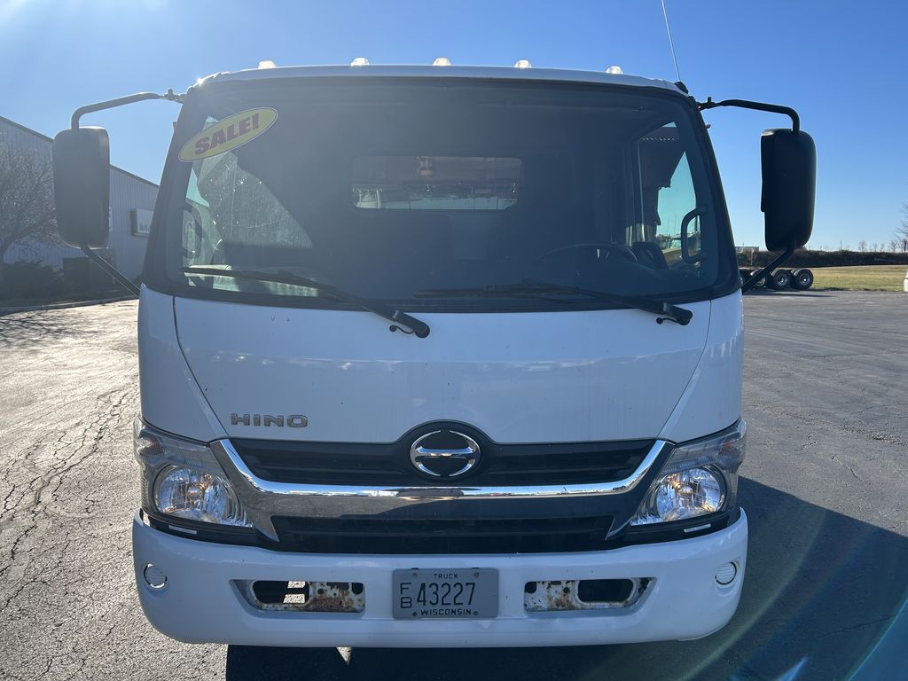 Slide images of 2018 HINO 195