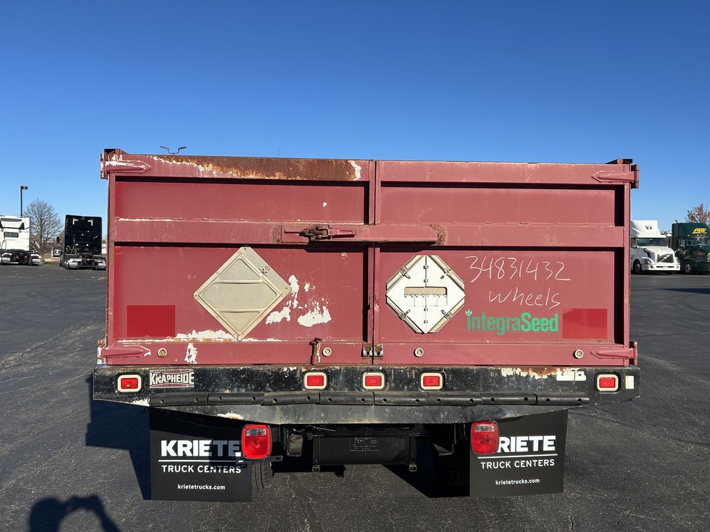 Slide images of 2018 HINO 195