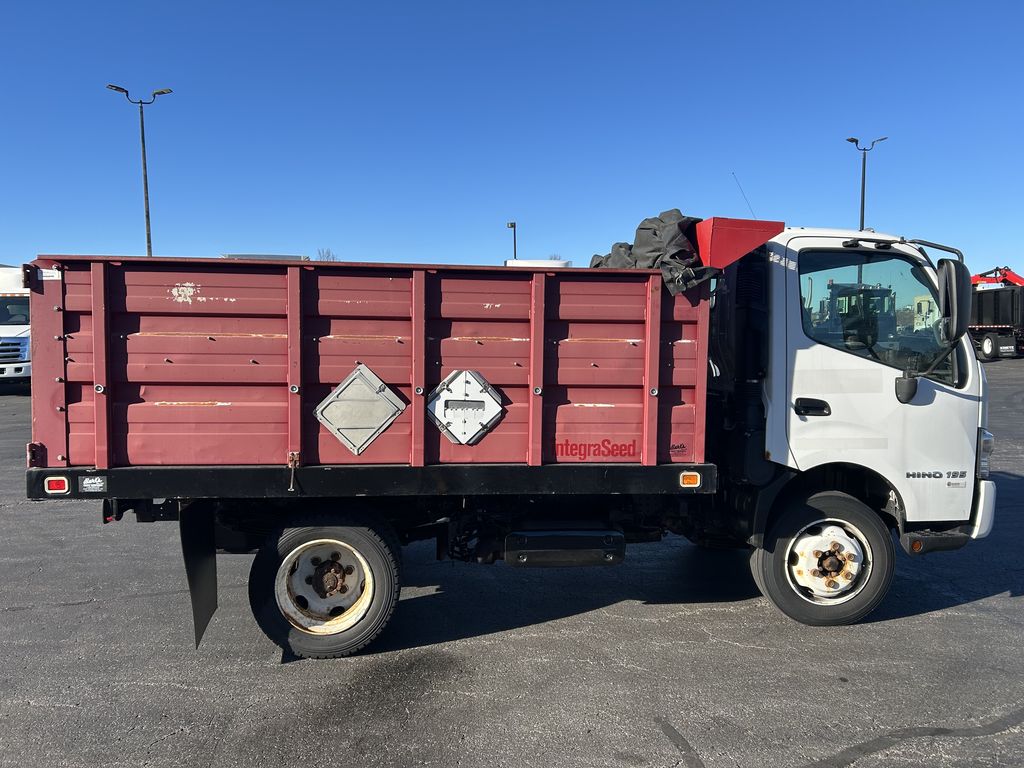 Slide images of 2018 HINO 195