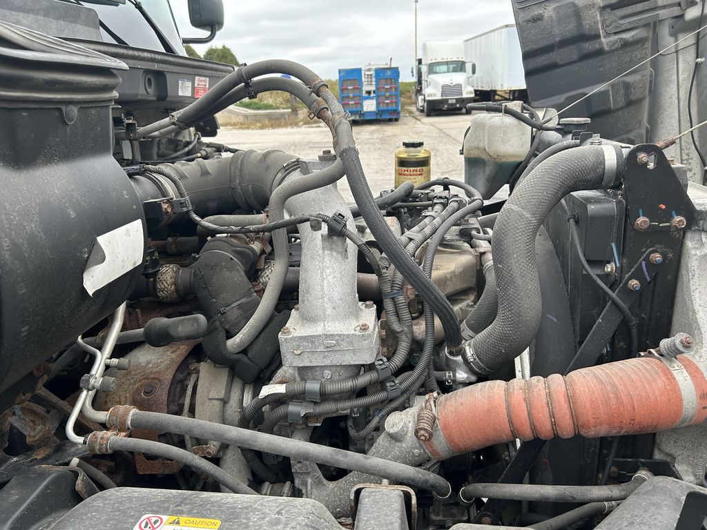 Slide images of 2020 HINO 338