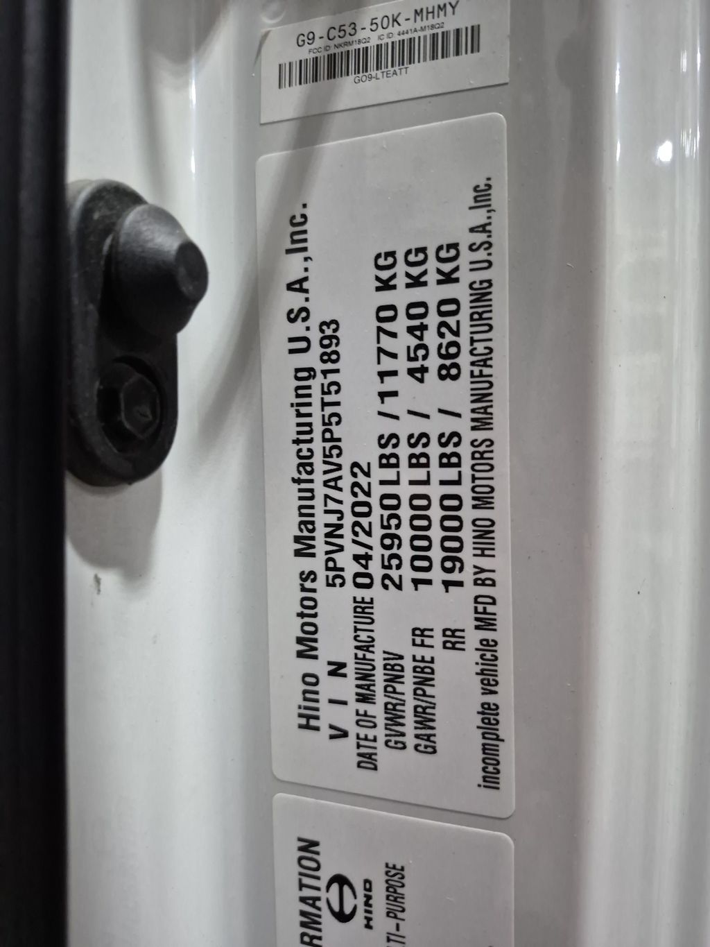 Slide images of 2023 HINO L6