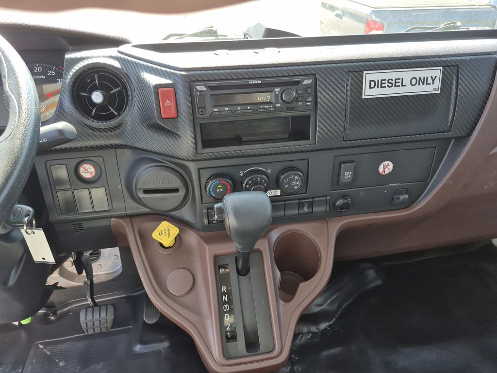 Slide images of 2023 HINO L6