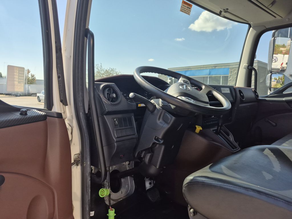 Slide images of 2023 HINO L6