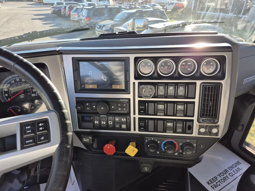 Slide images of 2021 MACK AN64T