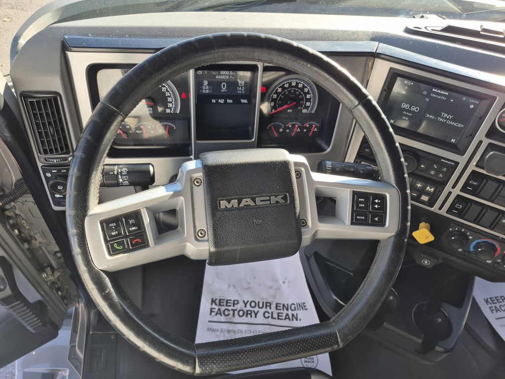 Slide images of 2021 MACK AN64T