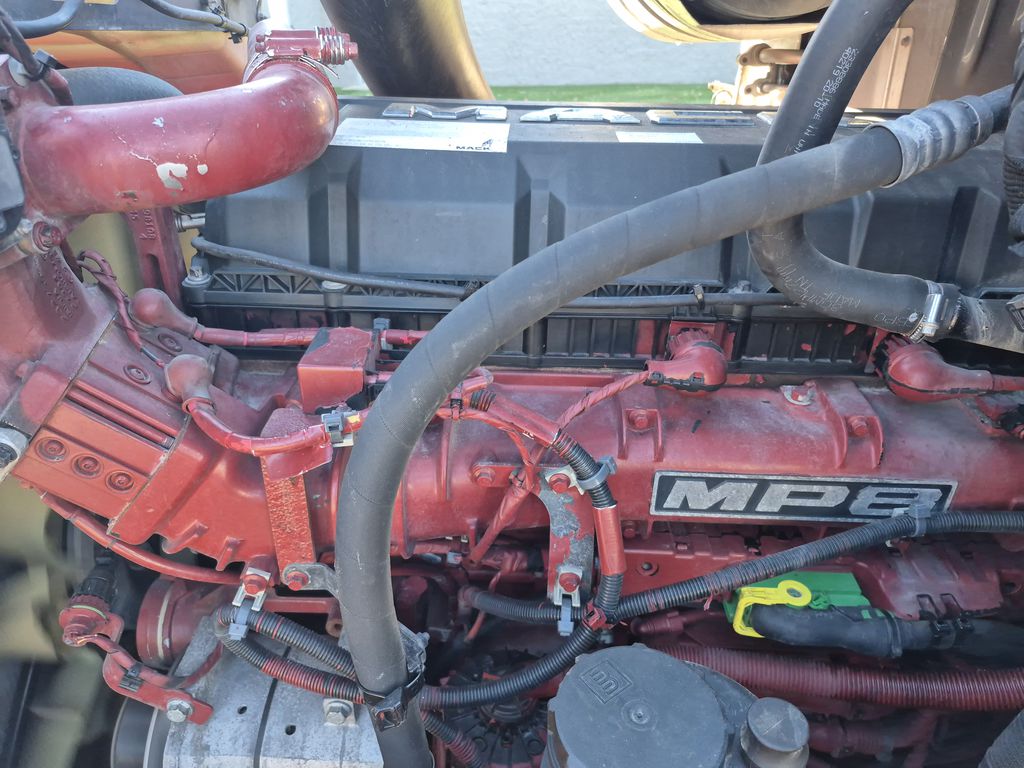 Slide images of 2021 MACK AN64T