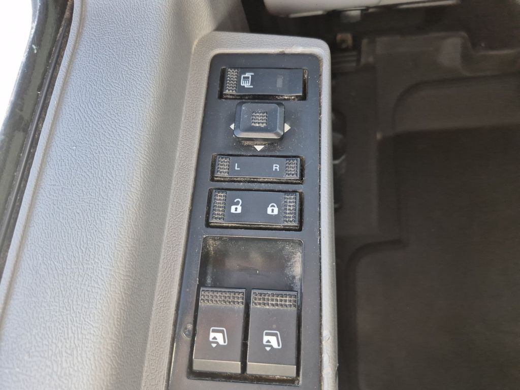 Slide images of 2021 MACK AN64T